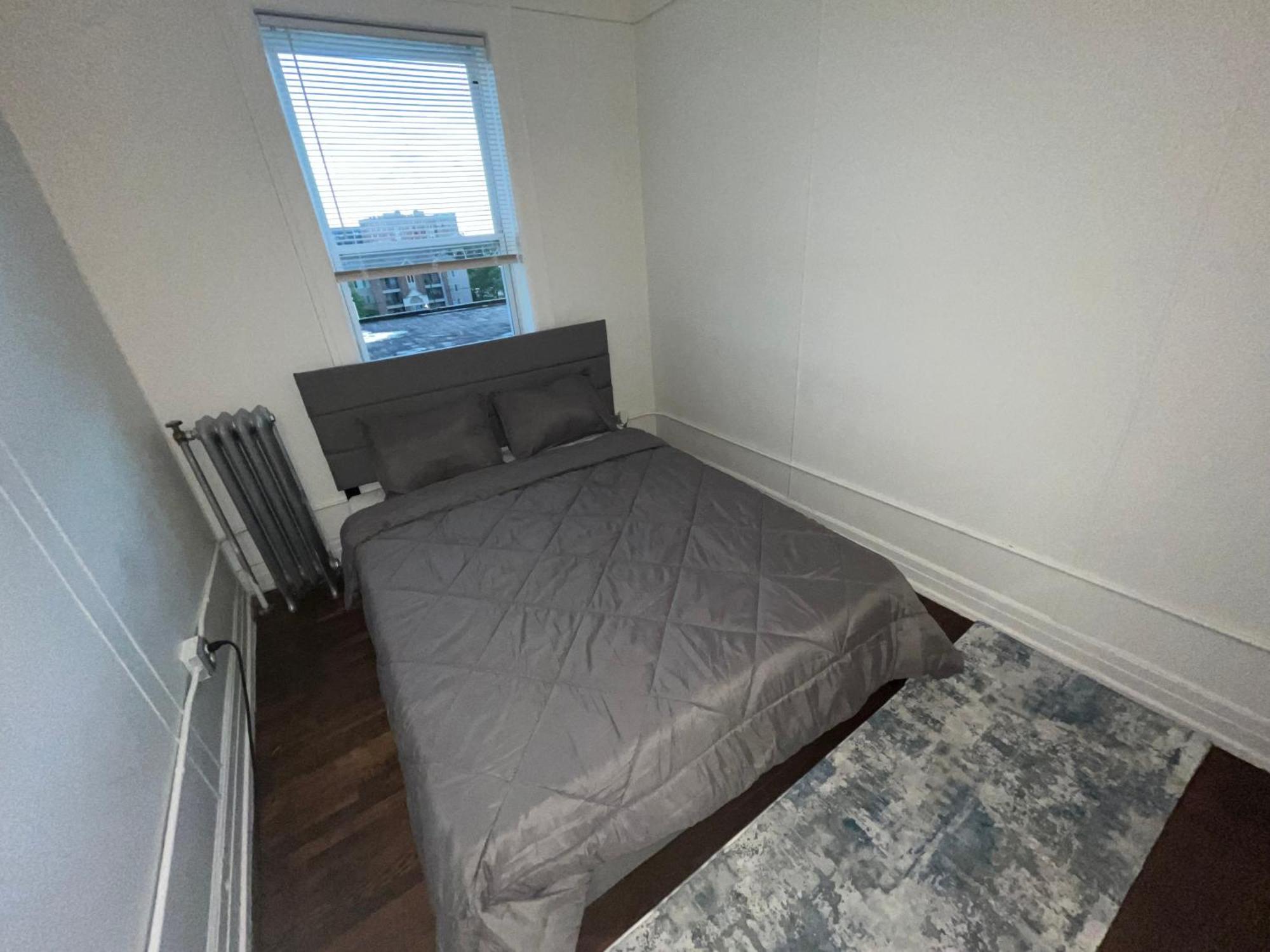 2 Bedroom Stylist Apartment Detroit Exterior photo
